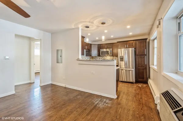 $2,200 | 4258 North Greenview Avenue, Unit 1E, Chicago, IL 60613