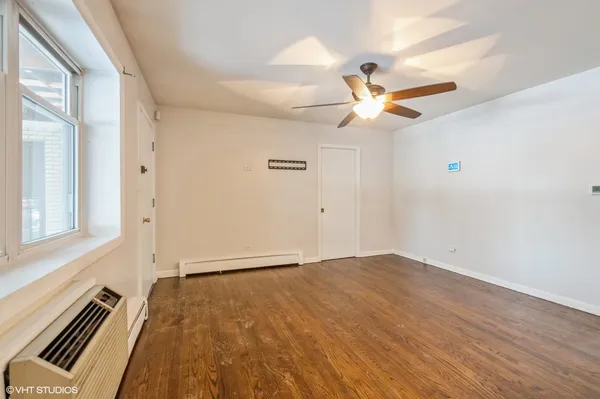 $2,200 | 4258 North Greenview Avenue, Unit 1E, Chicago, IL 60613