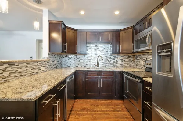 $2,200 | 4258 North Greenview Avenue, Unit 1E, Chicago, IL 60613