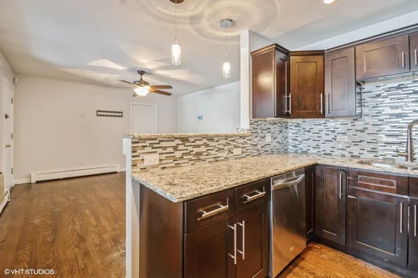 $2,200 | 4258 North Greenview Avenue, Unit 1E, Chicago, IL 60613