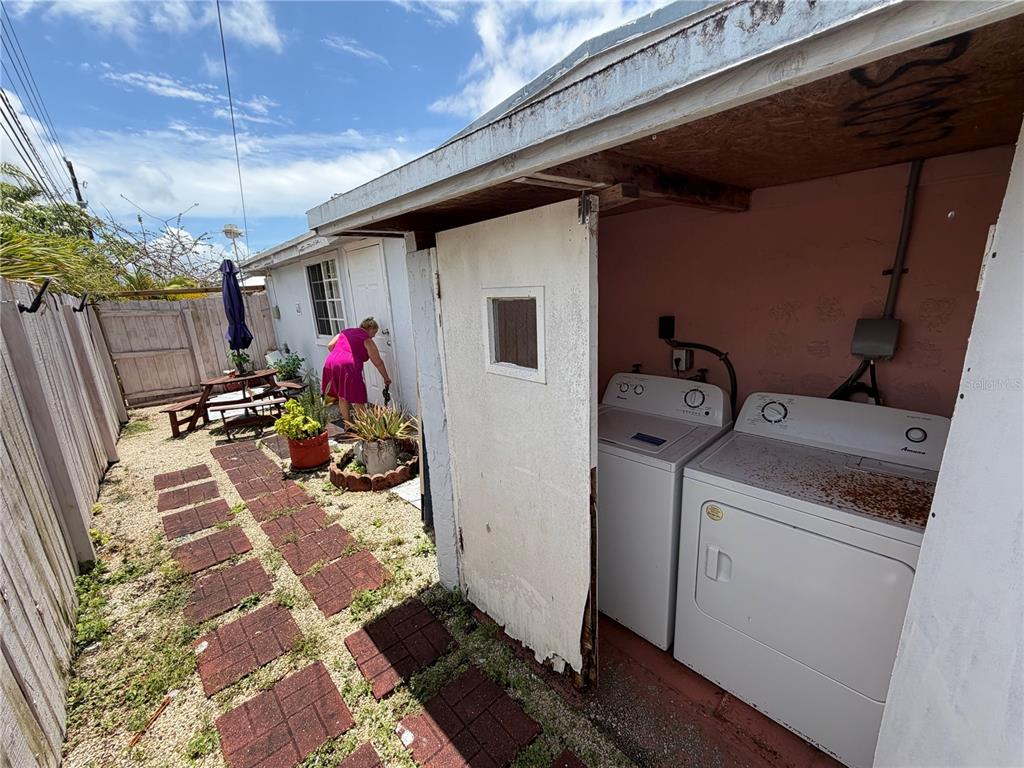 18615 Southwest 98th Avenue Miami, FL 33157 - Photo 37 of 44
