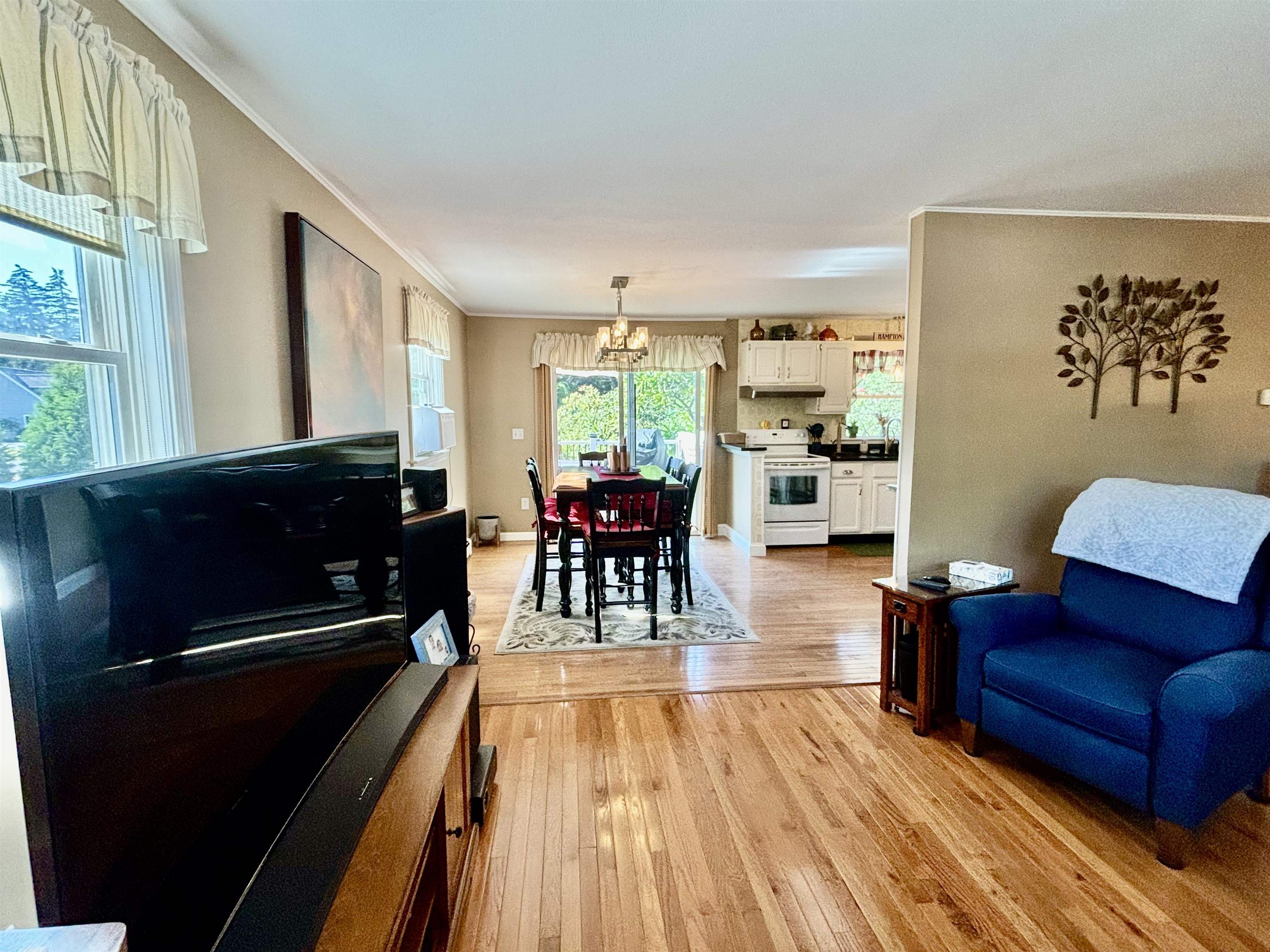 436 Winnacunnet Road Hampton, NH 03842 - Photo 7 of 45