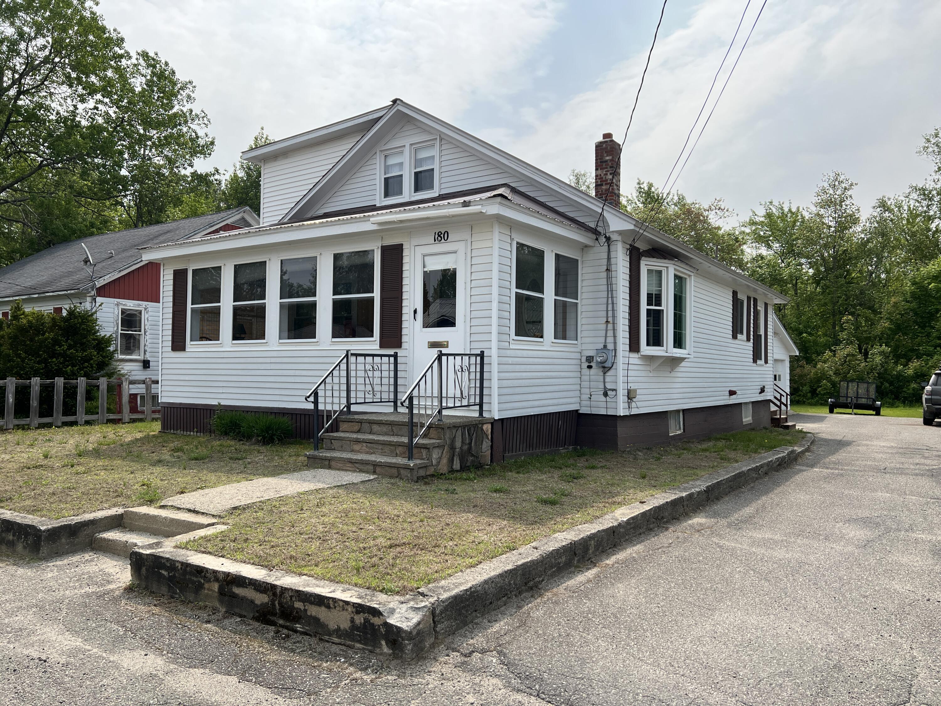 180 Bowdoin Street Millinocket, ME 04462 - Photo 3 of 42