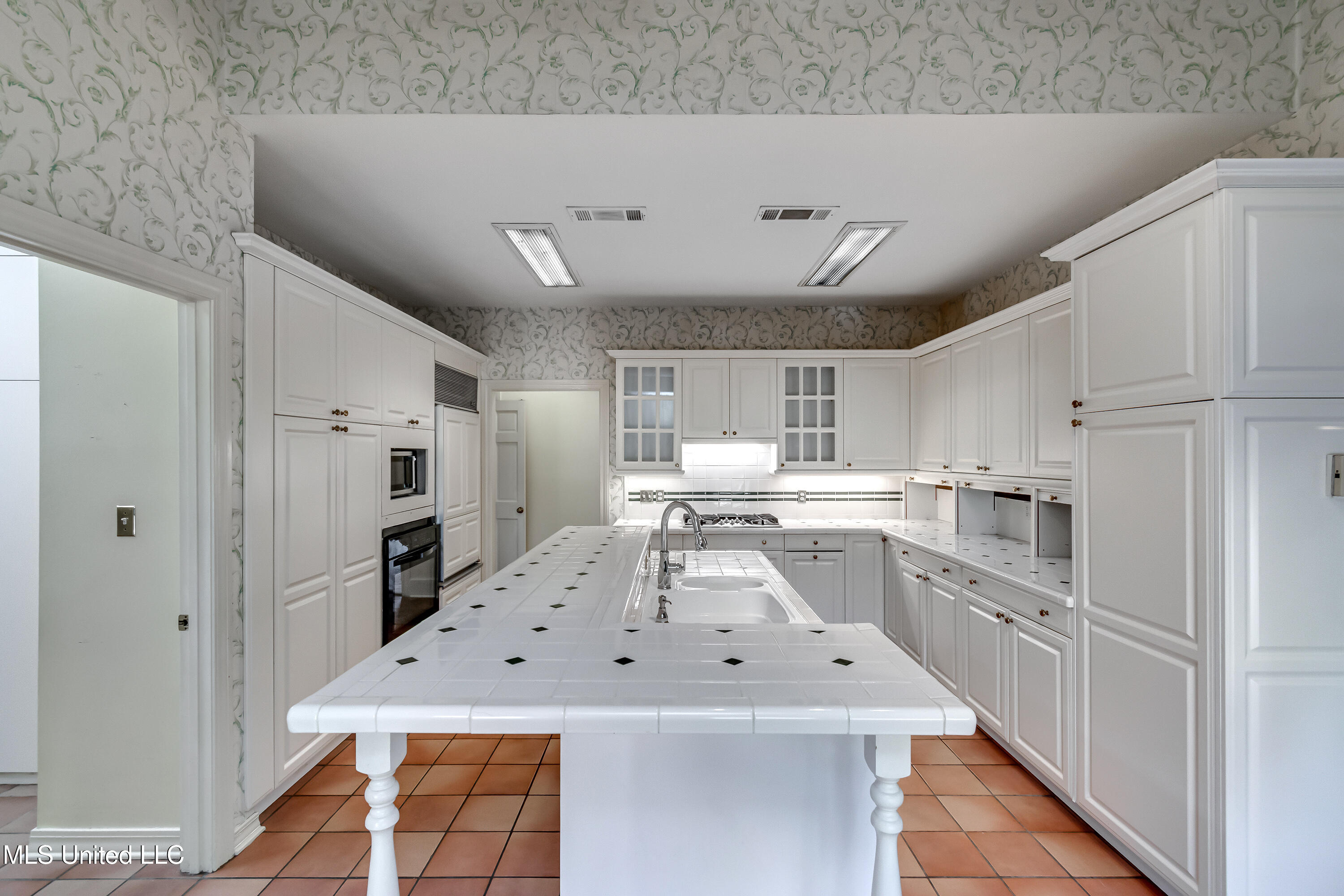 11 South Crownpointe Drive Jackson, MS 39211 - Photo 16 of 68 11 Crownpointe Dr-17