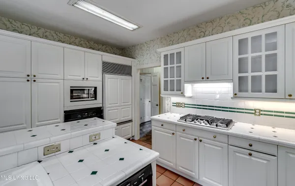 $299,900 | 11 South Crownpointe Drive, Jackson, MS 39211