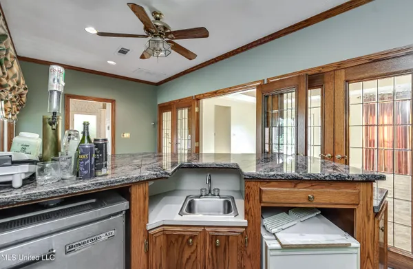 $299,900 | 11 South Crownpointe Drive, Jackson, MS 39211