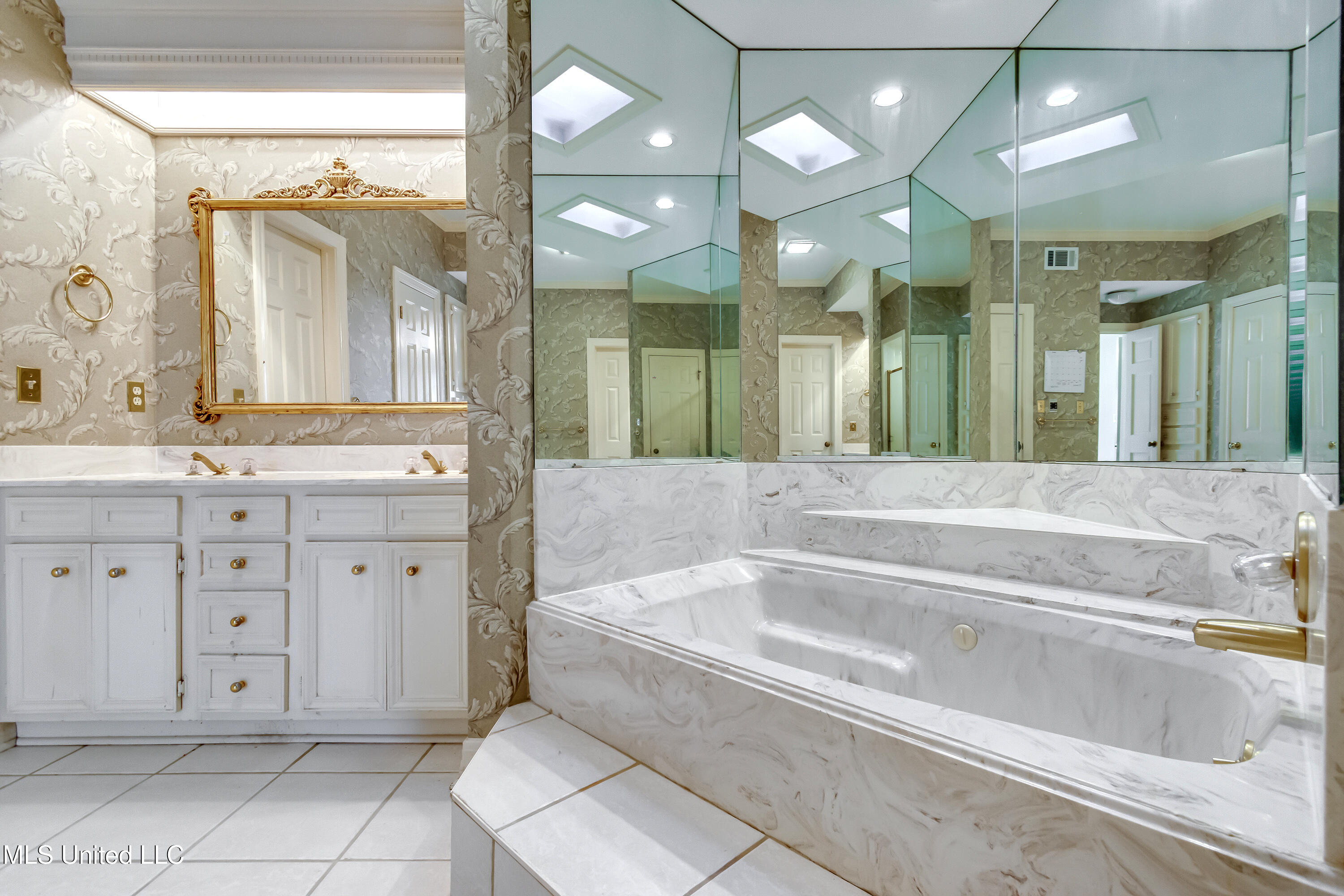 11 South Crownpointe Drive Jackson, MS 39211 - Photo 43 of 68 11 Crownpointe Dr-45