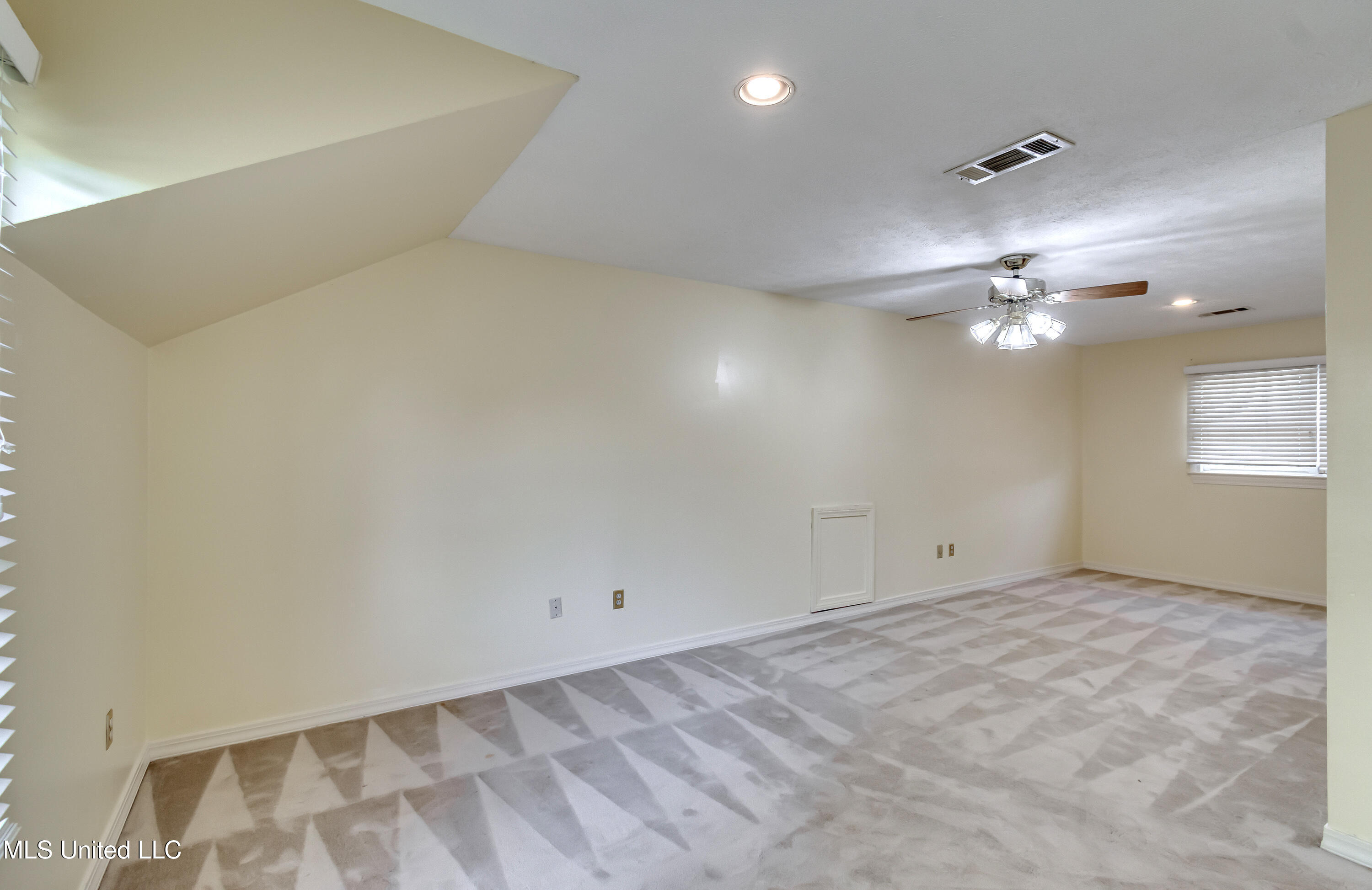 11 South Crownpointe Drive Jackson, MS 39211 - Photo 45 of 68 11 Crownpointe Dr-47