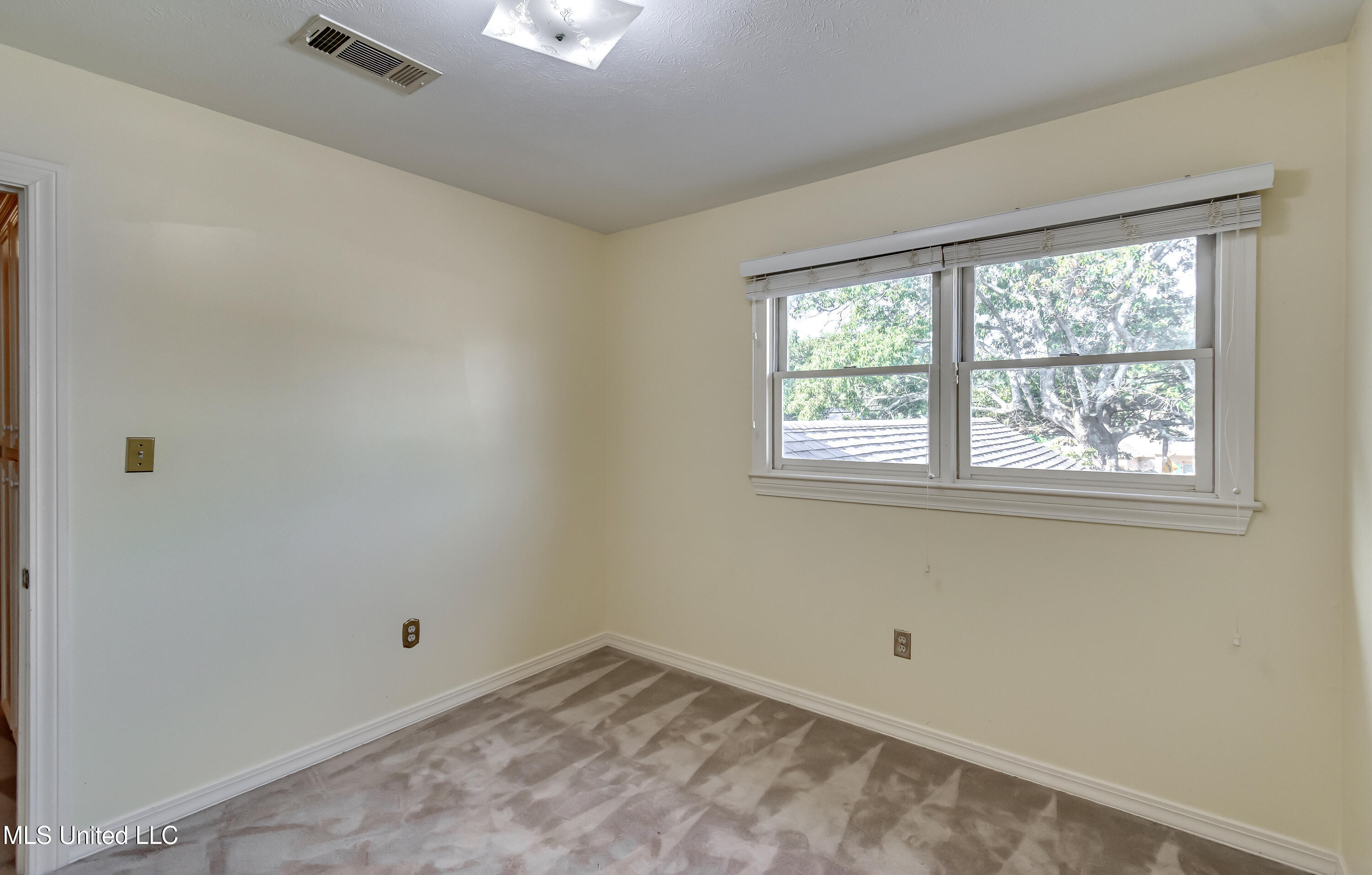 11 South Crownpointe Drive Jackson, MS 39211 - Photo 53 of 68 11 Crownpointe Dr-54