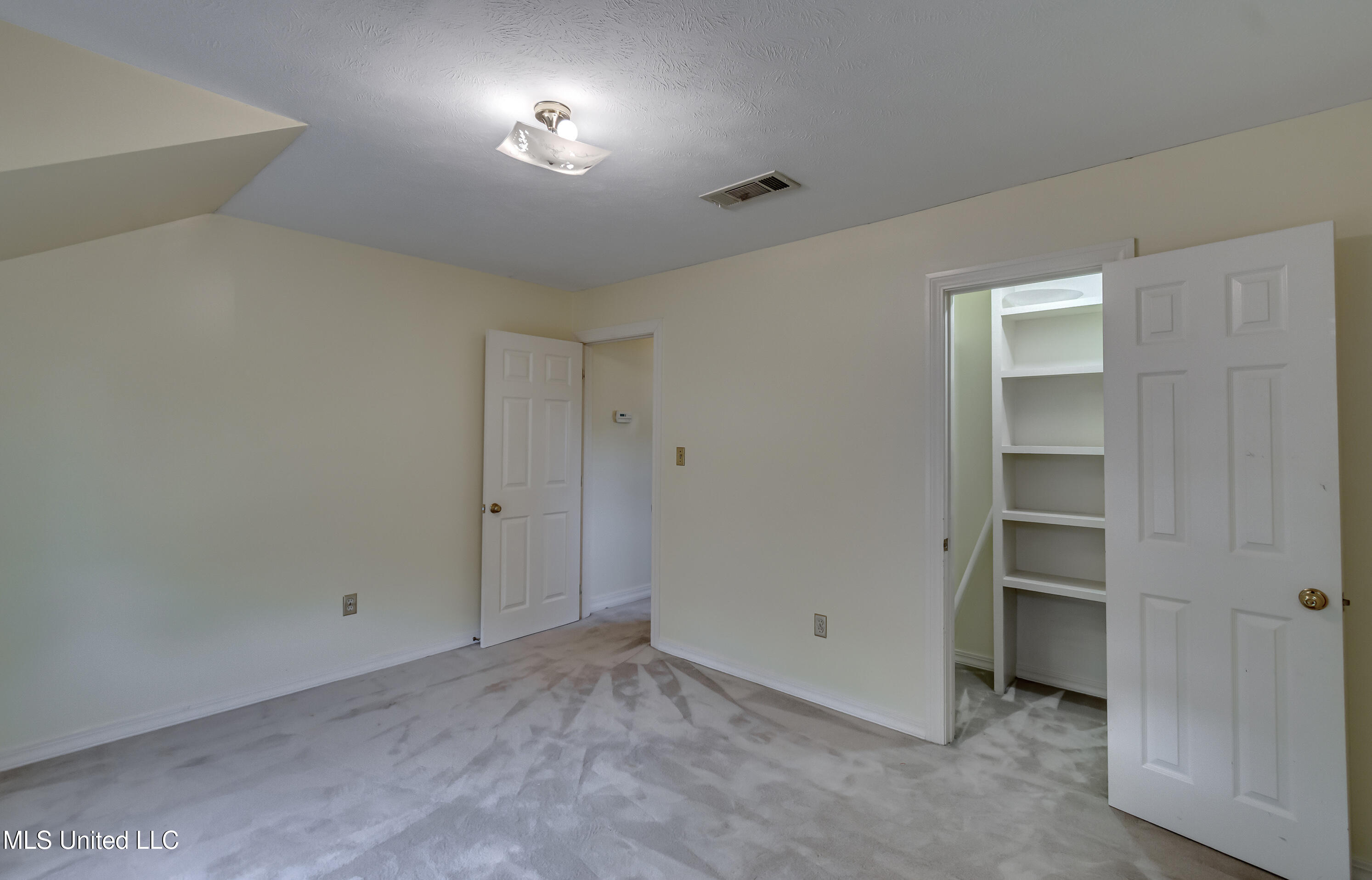 11 South Crownpointe Drive Jackson, MS 39211 - Photo 58 of 68 11 Crownpointe Dr-59