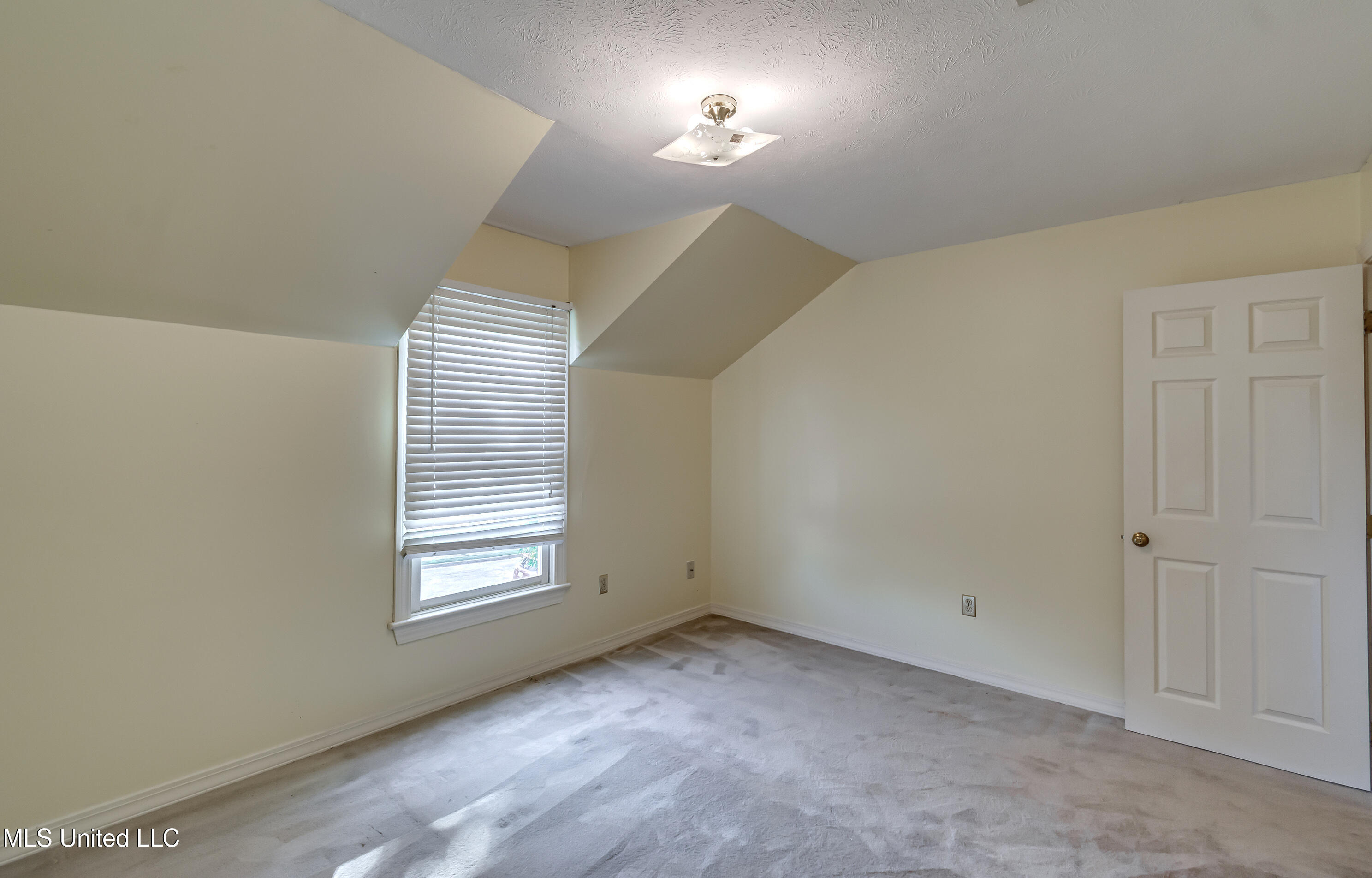 11 South Crownpointe Drive Jackson, MS 39211 - Photo 59 of 68 11 Crownpointe Dr-60