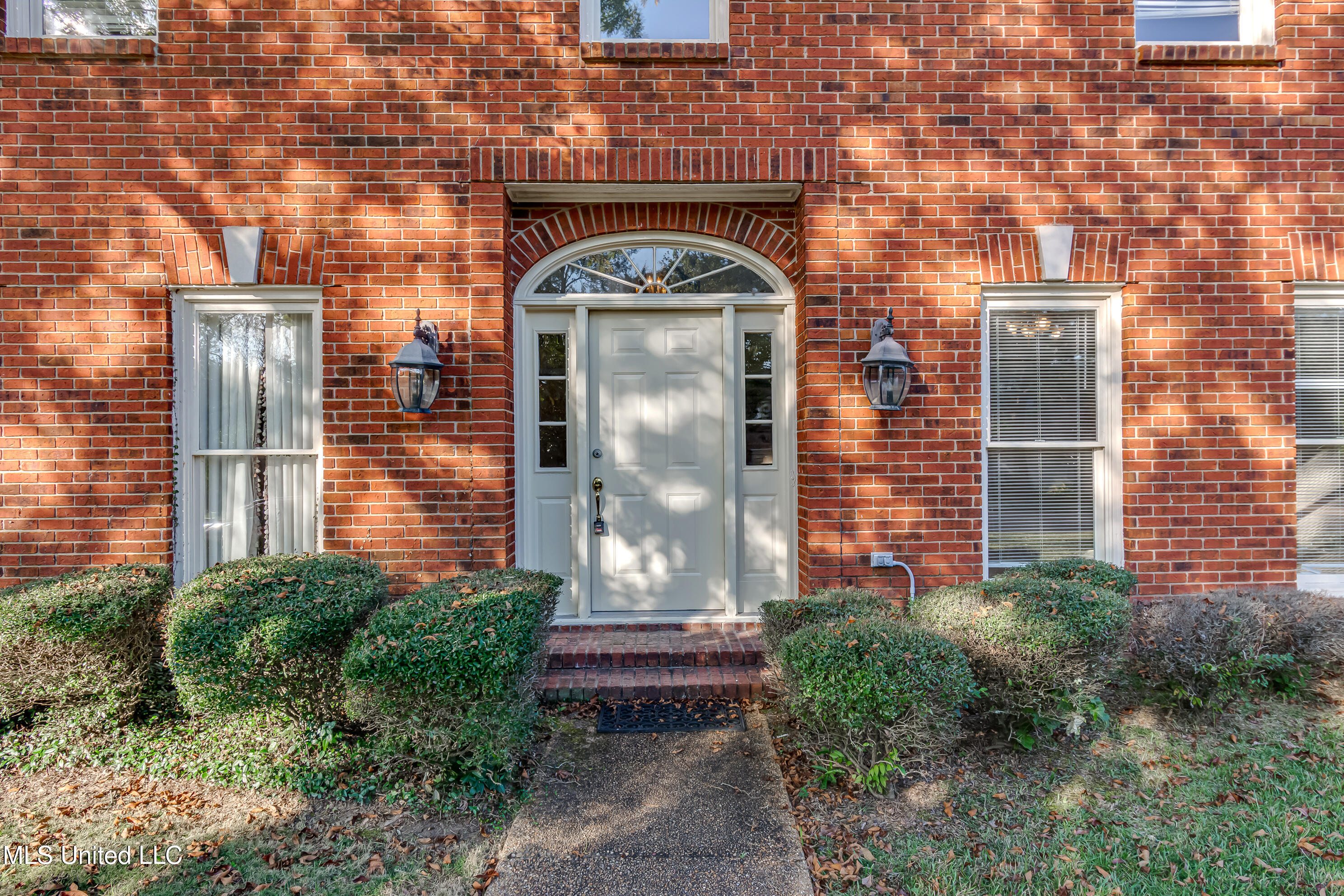 11 South Crownpointe Drive Jackson, MS 39211 - Photo 6 of 68 11 Crownpointe Dr-1