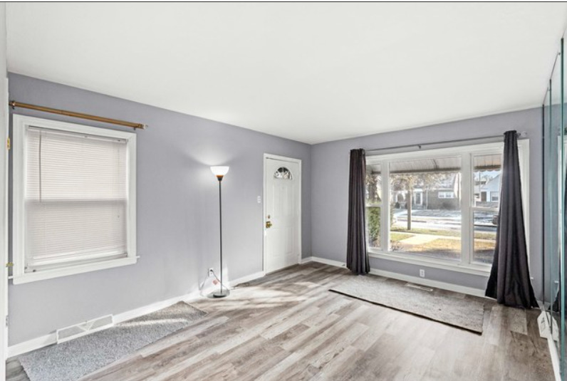 32 166th Place Calumet City, IL 60409 - Photo 3 of 18