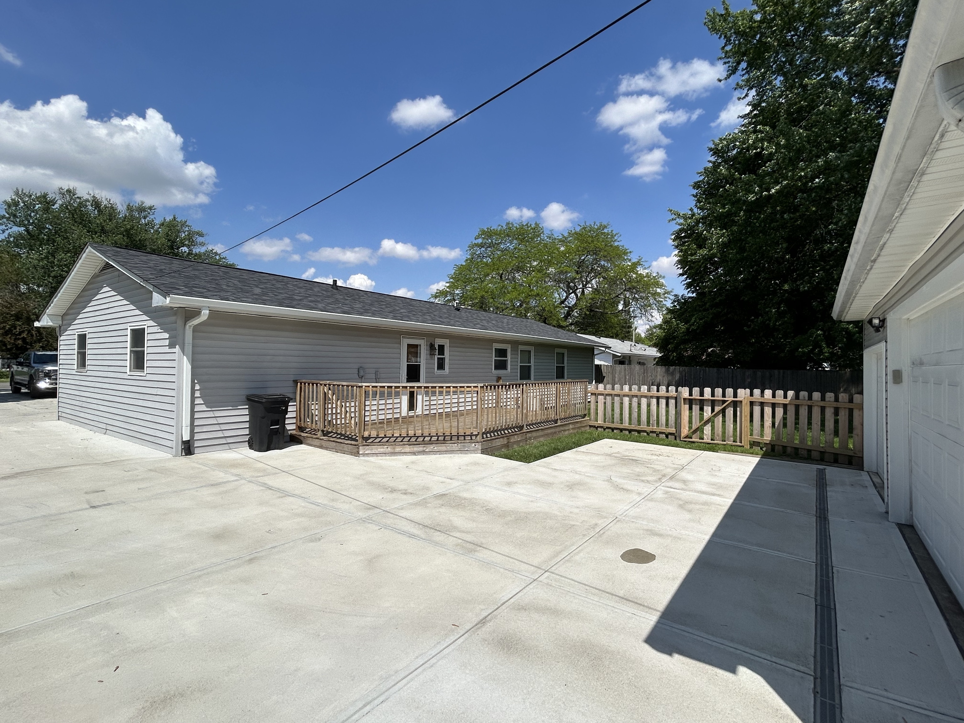 503 West McKenzie Road Greenfield, IN 46140 - Photo 5 of 24 Gallery Image 5