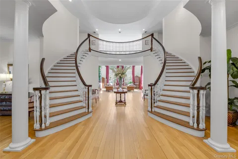 $3,695,000 | 11 Danton Lane North, Locust Valley, NY 11560