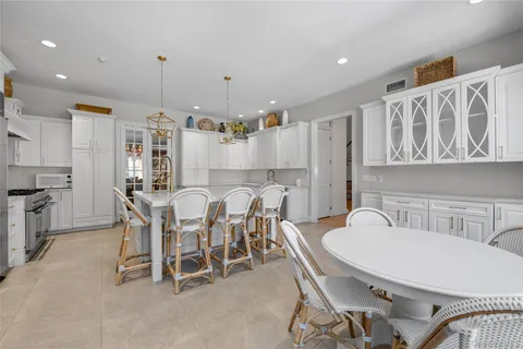 $3,695,000 | 11 Danton Lane North, Locust Valley, NY 11560