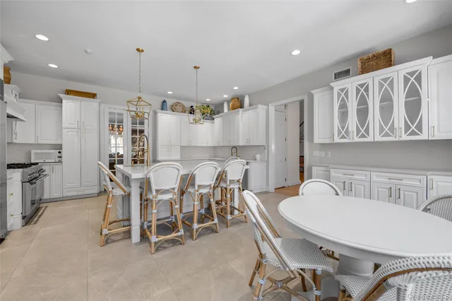 $3,850,000 | 11 Danton Lane North, Locust Valley, NY 11560