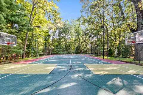 $3,695,000 | 11 Danton Lane North, Locust Valley, NY 11560