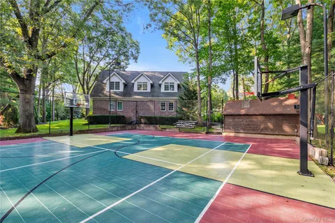 $3,695,000 | 11 Danton Lane North, Locust Valley, NY 11560