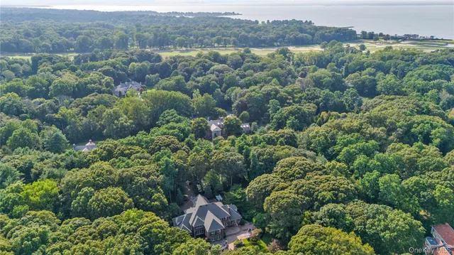 $3,850,000 | 11 Danton Lane North, Locust Valley, NY 11560