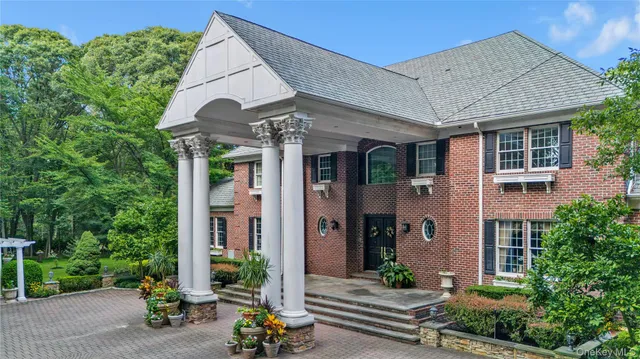 $3,850,000 | 11 Danton Lane North, Locust Valley, NY 11560