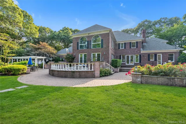 $3,850,000 | 11 Danton Lane North, Locust Valley, NY 11560