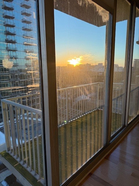 5925 Almeda Road, Unit 11408 Houston, TX 77004 - Photo 19 of 19 a view of a balcony