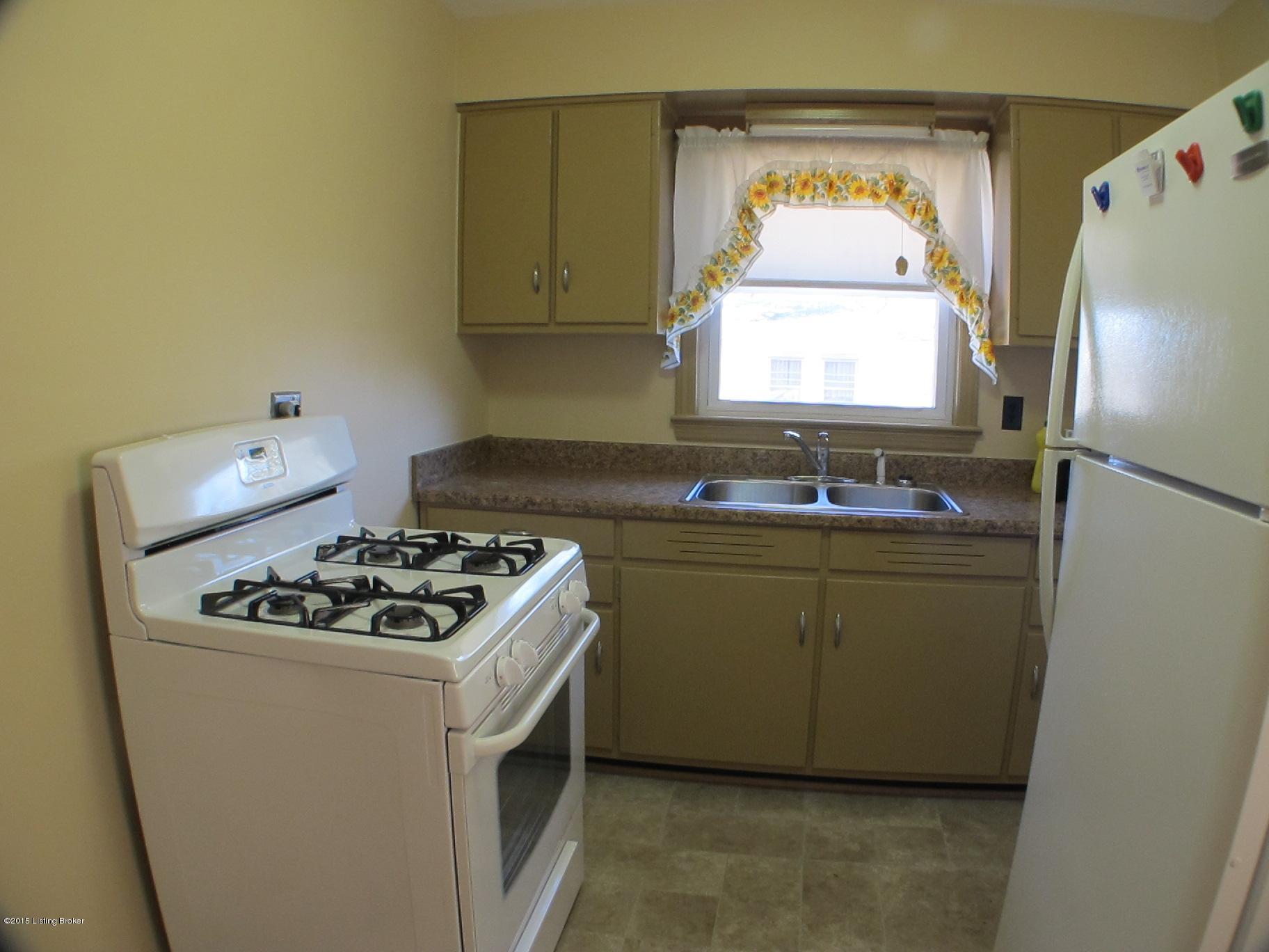 8351 Walker Road Louisville, KY 40258 - Photo 3 of 15 IMG_5944