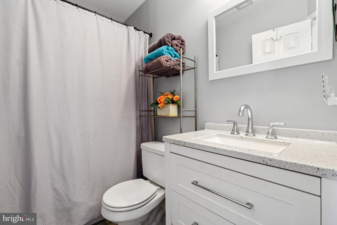 20863 Apollo Terrace Ashburn, VA 20147 - Photo 17 of 27 Updated Hall Full Bathroom
