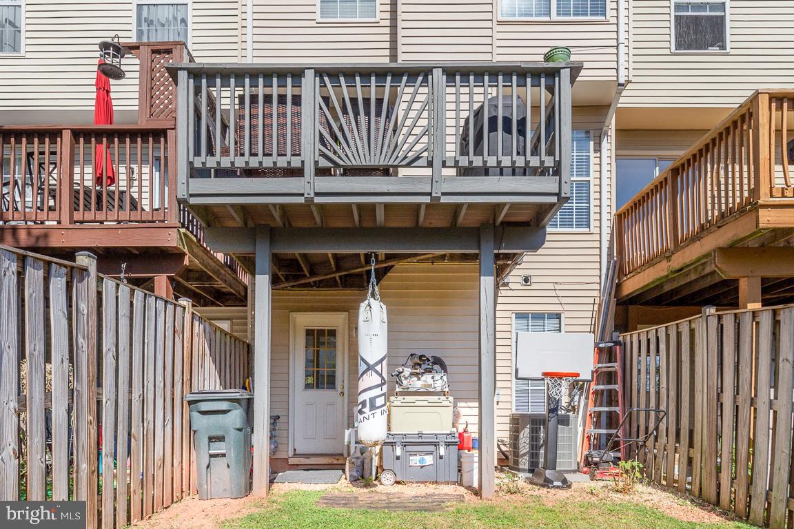 20863 Apollo Terrace Ashburn, VA 20147 - Photo 22 of 27 Rear of Home
