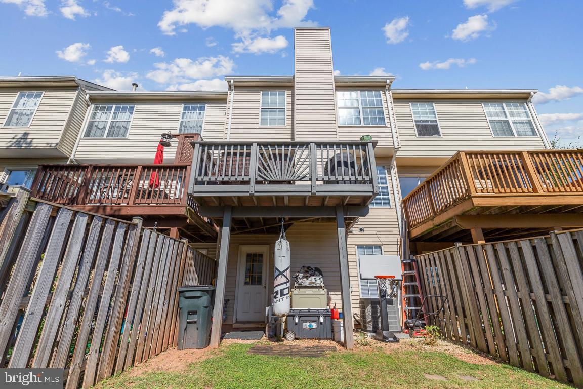 20863 Apollo Terrace Ashburn, VA 20147 - Photo 23 of 27 Rear of Home