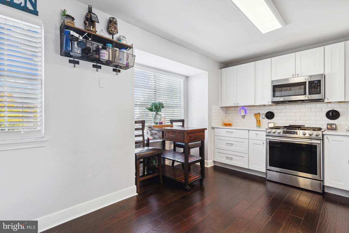 20863 Apollo Terrace Ashburn, VA 20147 - Photo 5 of 27 Breakfast Area