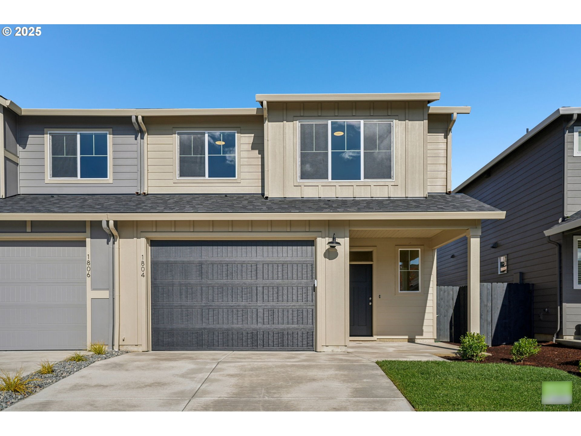 a front view of house with yard