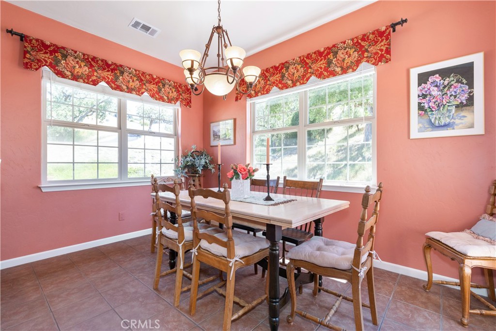 9905 Corriente Road Atascadero, CA 93422 - Photo 12 of 53