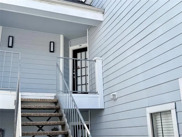 $139,500 | 3410 Country Club Drive West, Unit 293, Irving, TX 75038