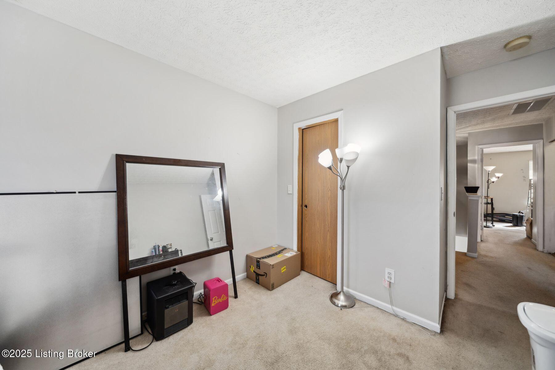 9600 Brooks Bend Road Louisville, KY 40258 - Photo 24 of 42 photo_online_023