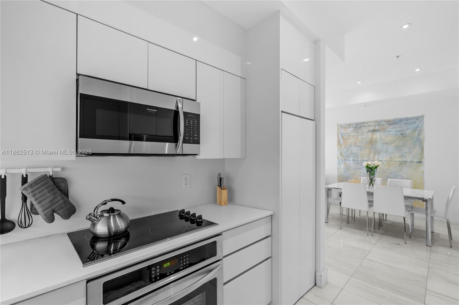 1500 Bay Road, Unit 1548S Miami Beach, FL 33139 - Photo 16 of 63