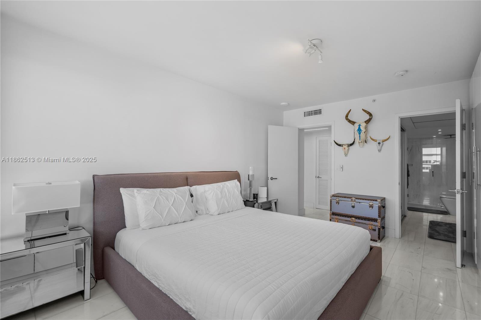 1500 Bay Road, Unit 1548S Miami Beach, FL 33139 - Photo 21 of 63 Primary Bedroom