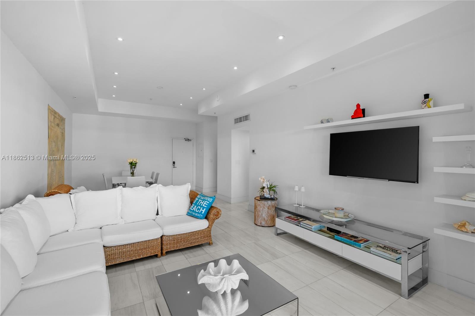 1500 Bay Road, Unit 1548S Miami Beach, FL 33139 - Photo 4 of 63