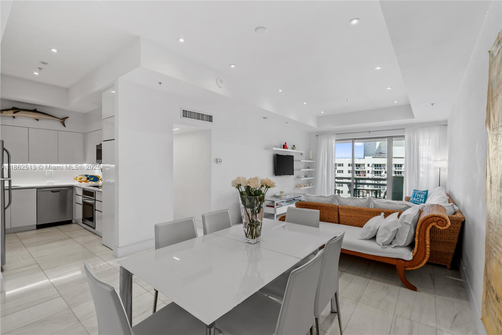 1500 Bay Road, Unit 1548S Miami Beach, FL 33139 - Photo 8 of 63