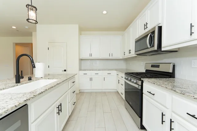 $590,000 | 2241 East Monte Verde Avenue, Visalia, CA 93292