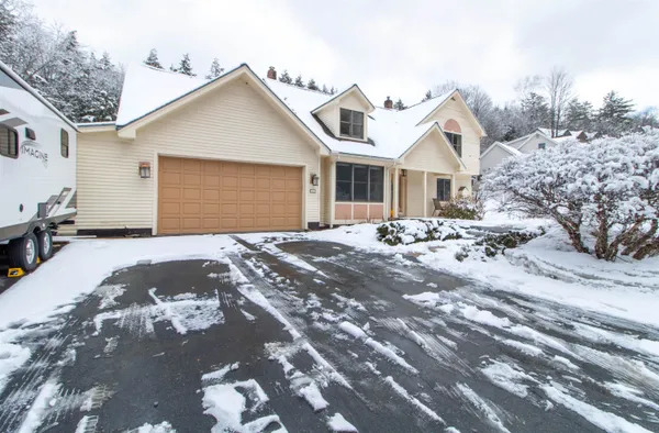 $499,000 | 322 Farmer Drive, St. Johnsbury, VT 05819