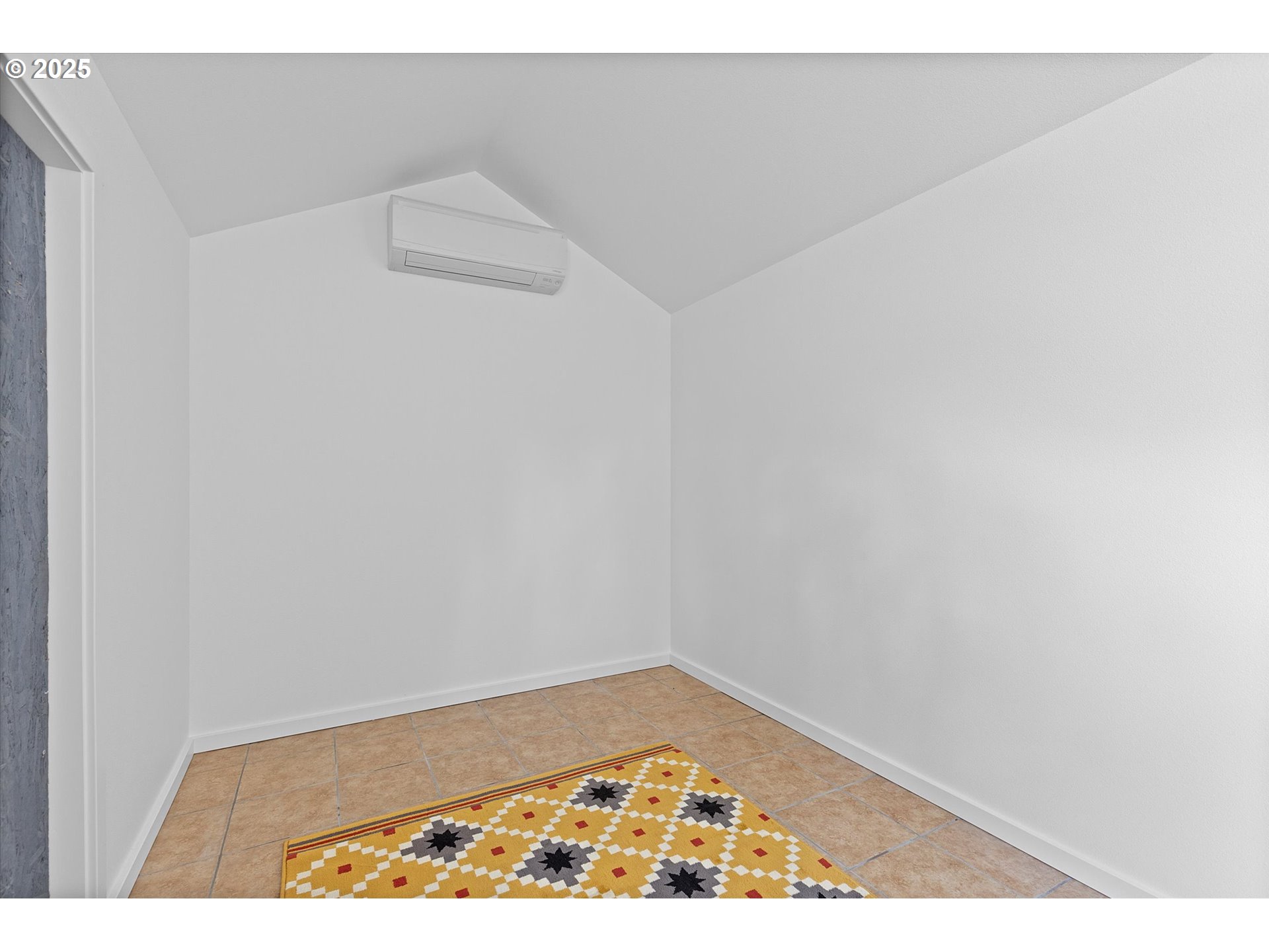 3975 10th Street Hubbard, OR 97032 - Photo 29 of 48 Studio