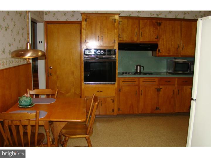155 Coleman Road Hamilton Square, NJ 08690 - Photo 6 of 22