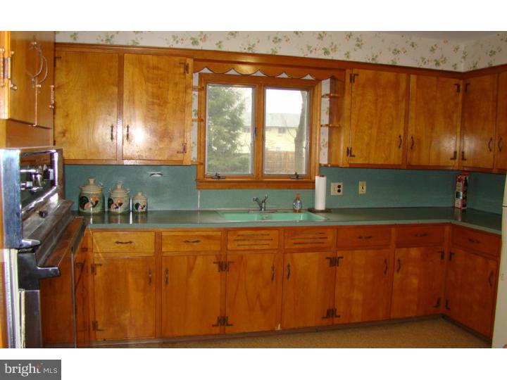 155 Coleman Road Hamilton Square, NJ 08690 - Photo 7 of 22