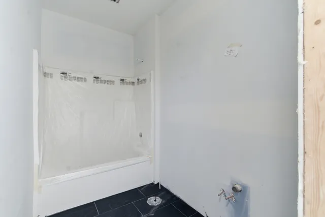 $950,000 | 61121 Airpark Lane, Mattawan, MI 49071