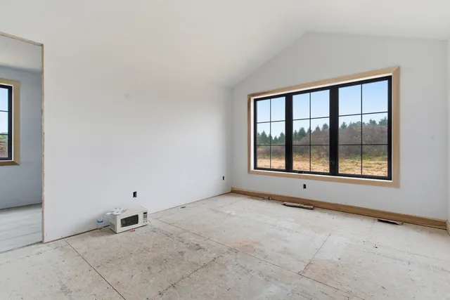 $950,000 | 61121 Airpark Lane, Mattawan, MI 49071