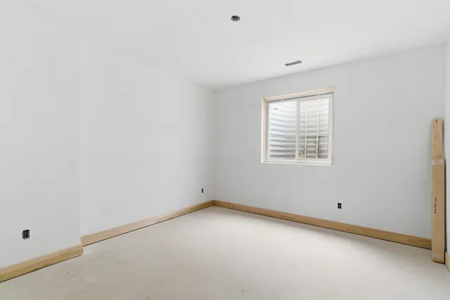 $950,000 | 61121 Airpark Lane, Mattawan, MI 49071