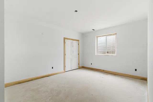 $950,000 | 61121 Airpark Lane, Mattawan, MI 49071