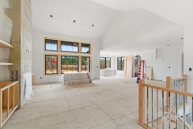 $950,000 | 61121 Airpark Lane, Mattawan, MI 49071